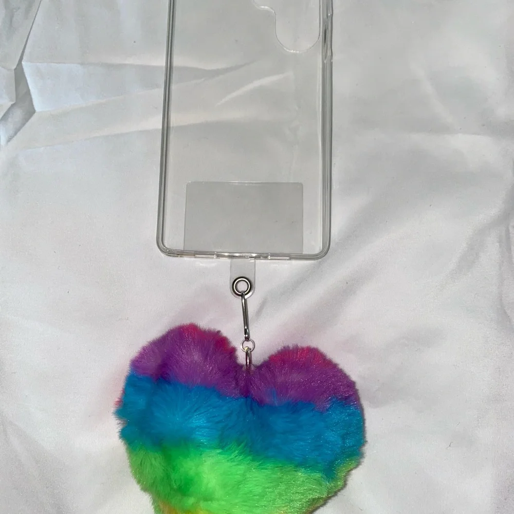 Cell universal case pad hand holder 3D furry squishable heart RAINBOW design